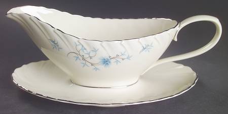 Chanson Gravy Boat with Attached Underplate