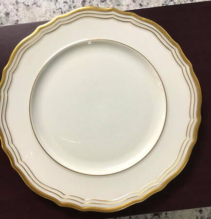Chesterfield Gold Dinner Plate