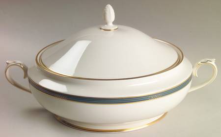 Chatham Gate Round Covered Vegetable