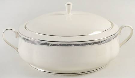 City Chic Round Covered Vegetable