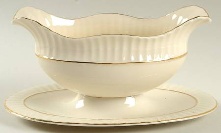 Citation Gold Gravy Boat with Attached Underplate