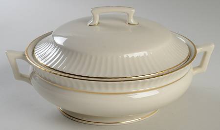 Citation Gold Round Covered Vegetable