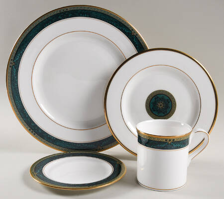 Classic Edition 32  Piece Estate Set by Lenox
