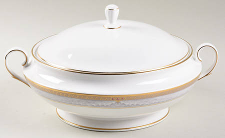 Classic Elegance Round Covered Vegetable