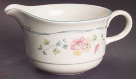 Country Cottage Courtyard Open Sauce Boat