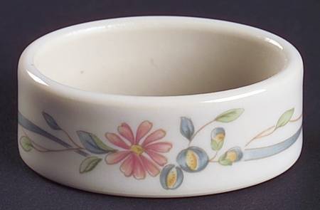 Country Cottage Courtyard Napkin Ring