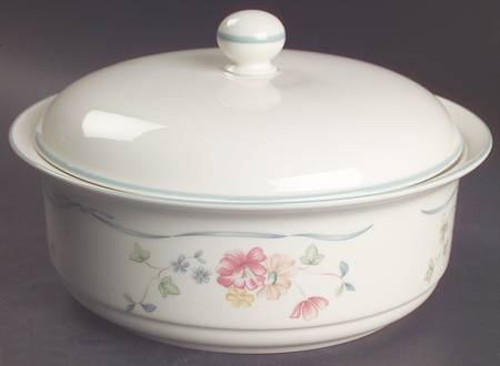 Country Cottage Courtyard 2 Qt Round Covered Casserole (Uses Casr9 + C2cvl)