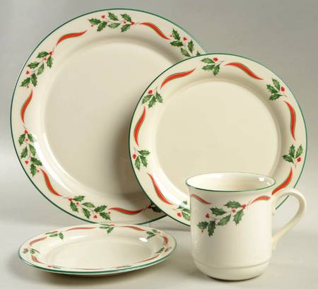 Country Holly 4 Piece Place Setting