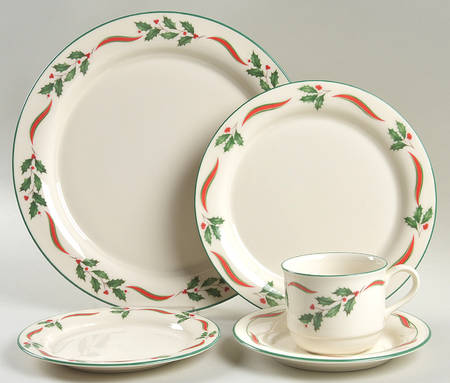 Country Holly 5 Piece Place Setting