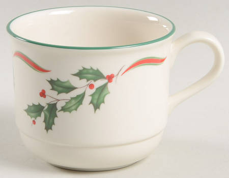 Country Holly Flat Cup