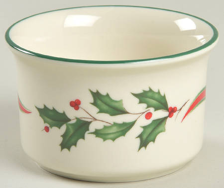 Country Holly Ramekin
