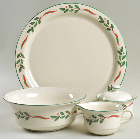 Country Holly 5 Piece Hostess Set
