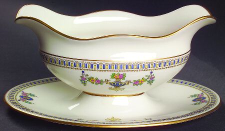 Colonial Gravy Boat with Attached Underplate