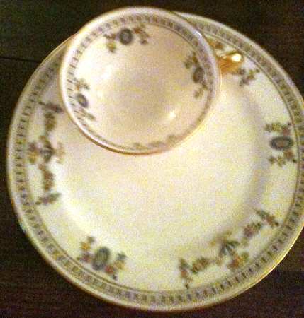 Colonial Snack Plate & Cup Set