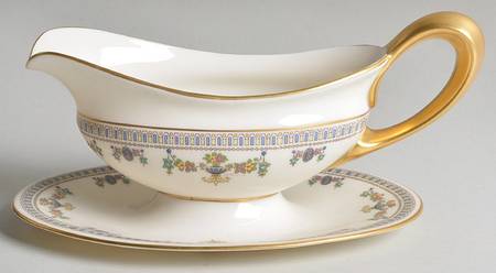 Colonial Gravy Boat with Attached Underplate