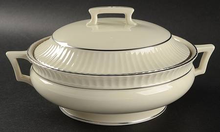 Colonnade Platinum Round Covered Vegetable