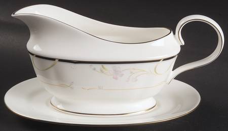 Constance Gravy Boat & Underplate