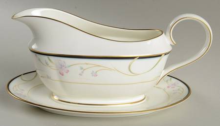 Constance Gravy Boat & Underplate