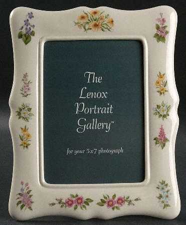 Constitution Frame-Holds 5" X 7"