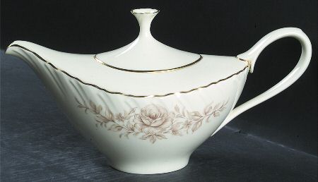 Coquette Teapot & Lid