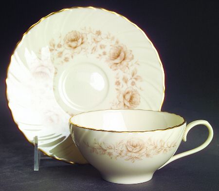 Coquette Flat Cup & Saucer Set