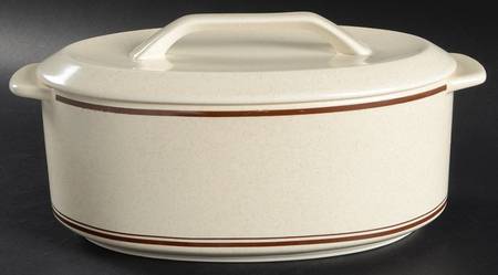 Cottonwood 2.5 Quart Oval Covered Casserole