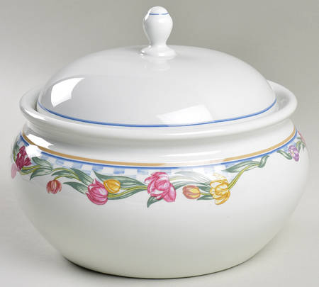 Country Tulips 2.5 Qt Round Covered Casserole