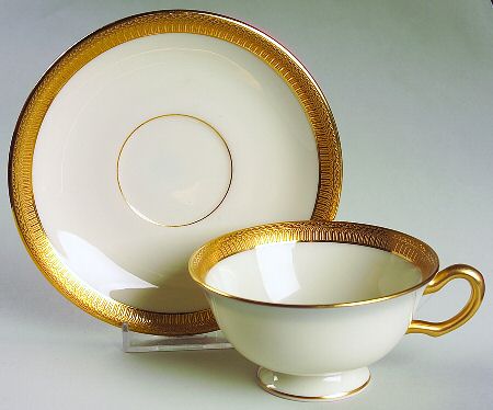 Countess Footed Cup & Saucer Set