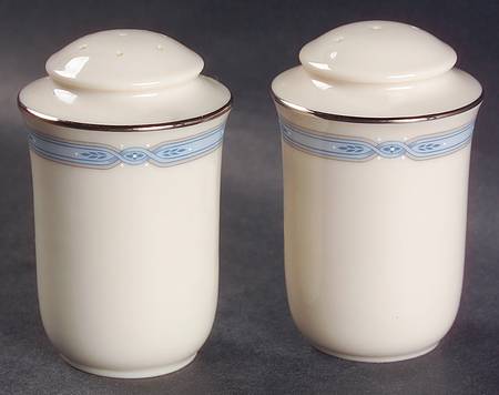 Courtland Salt & Pepper Set