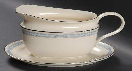 Courtland Gravy Boat & Underplate/Relish