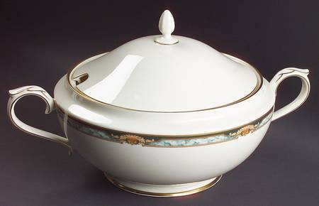 Crestwood Tureen &  Lid