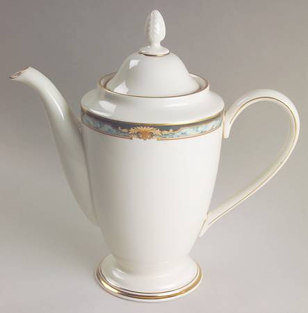 Crestwood 1999 Shape Coffee Pot & Lid