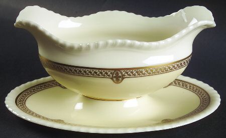 Crinoline Cream Gravy Boat with Attached Underplate