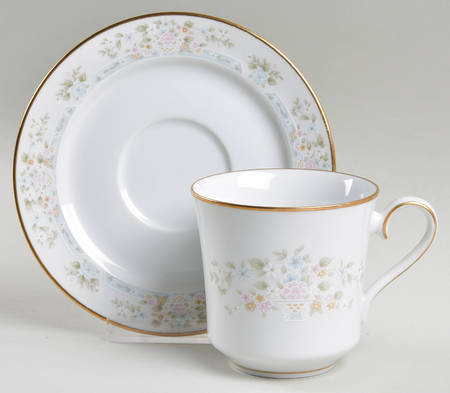 Daisy Basket Flat Cup & Saucer Set