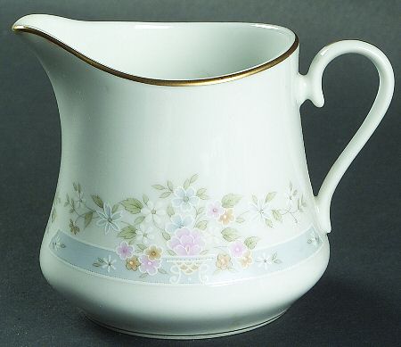 Daisy Basket Creamer