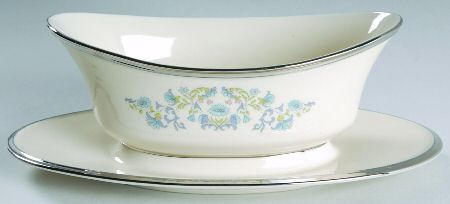 Desire Gravy Boat with Attached Underplate