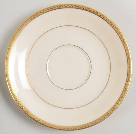 E81 Off White Saucer
