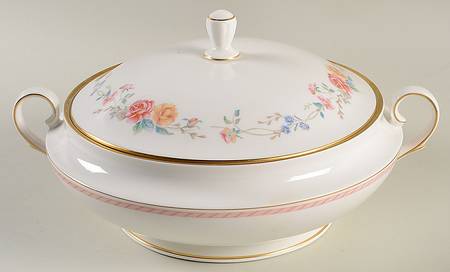 English Rose Round Covered Vegetable