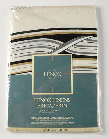 Erica (USA Backstamp) 70" Round Tablecloth
