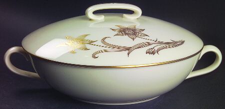 Fairfield Round Covered Vegetable