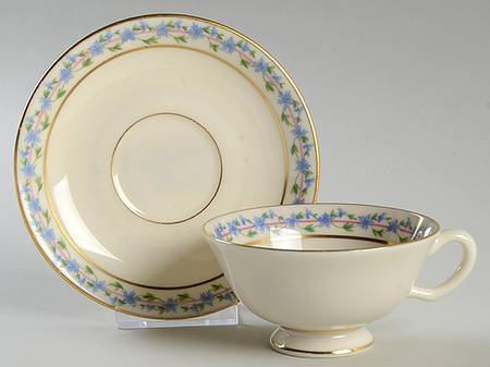 Fairmount Footed Cup & Saucer Set