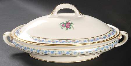 Fairmount Oval Covered Vegetable
