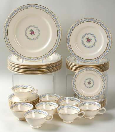 Fairmount 40 Piece Estate Set
