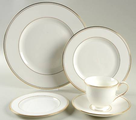 Federal Gold (Discontinued 2005) 40 Piece Estate Set