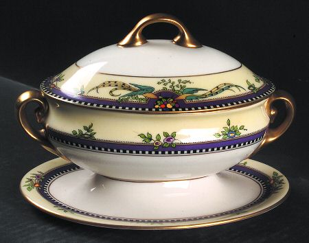 Florida Gravy Boat w/Attached Underplate & Lid