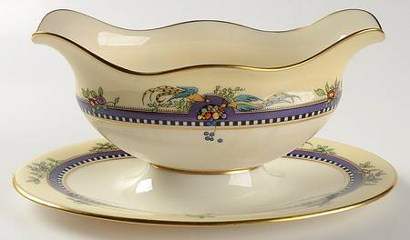 Florida Gravy Boat with Attached Underplate