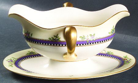 Florida Gravy Boat with Attached Underplate