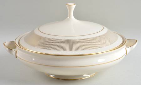 Flourish Round Covered Vegetable