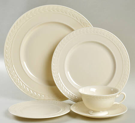 Fontaine White 40 Piece Estate Set