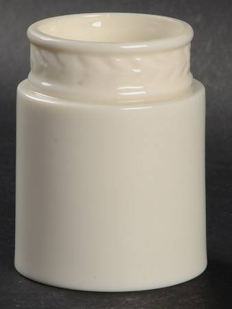 Fontaine White Cigarette Holder